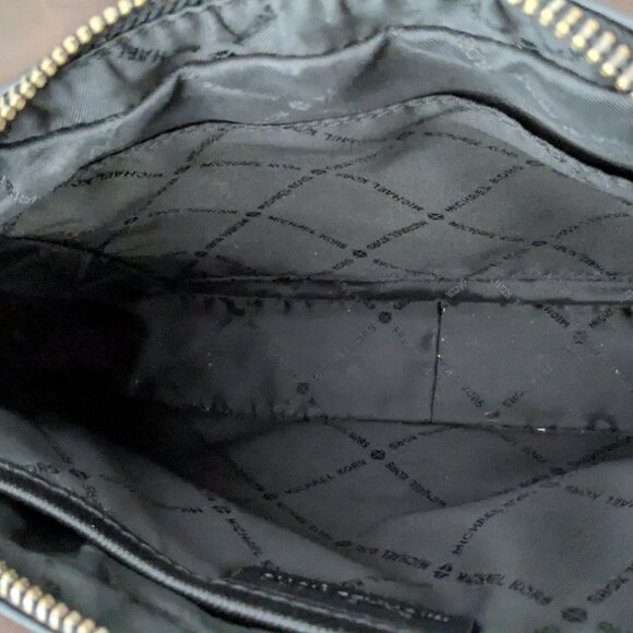 Michael Kors Jet Set Large East West Crossbody Black MK Signature . - Picture 13 of 15